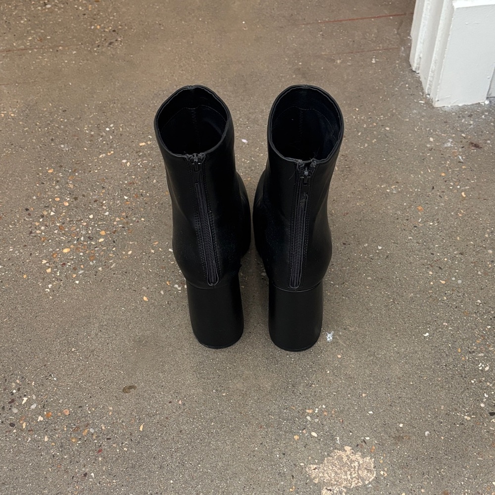 Steve Madden Sleek Black Heeled Boots - Picture 2 of 6